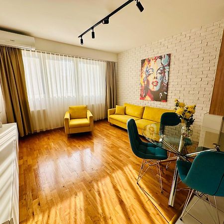 Central Apartment Скопие Екстериор снимка