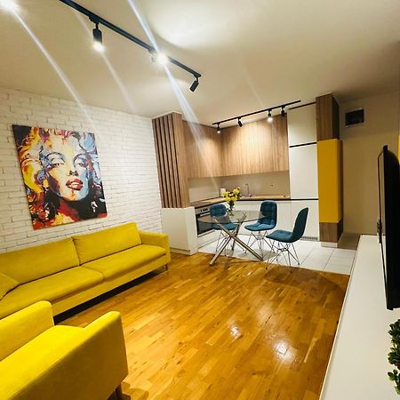 Central Apartment Скопие Екстериор снимка
