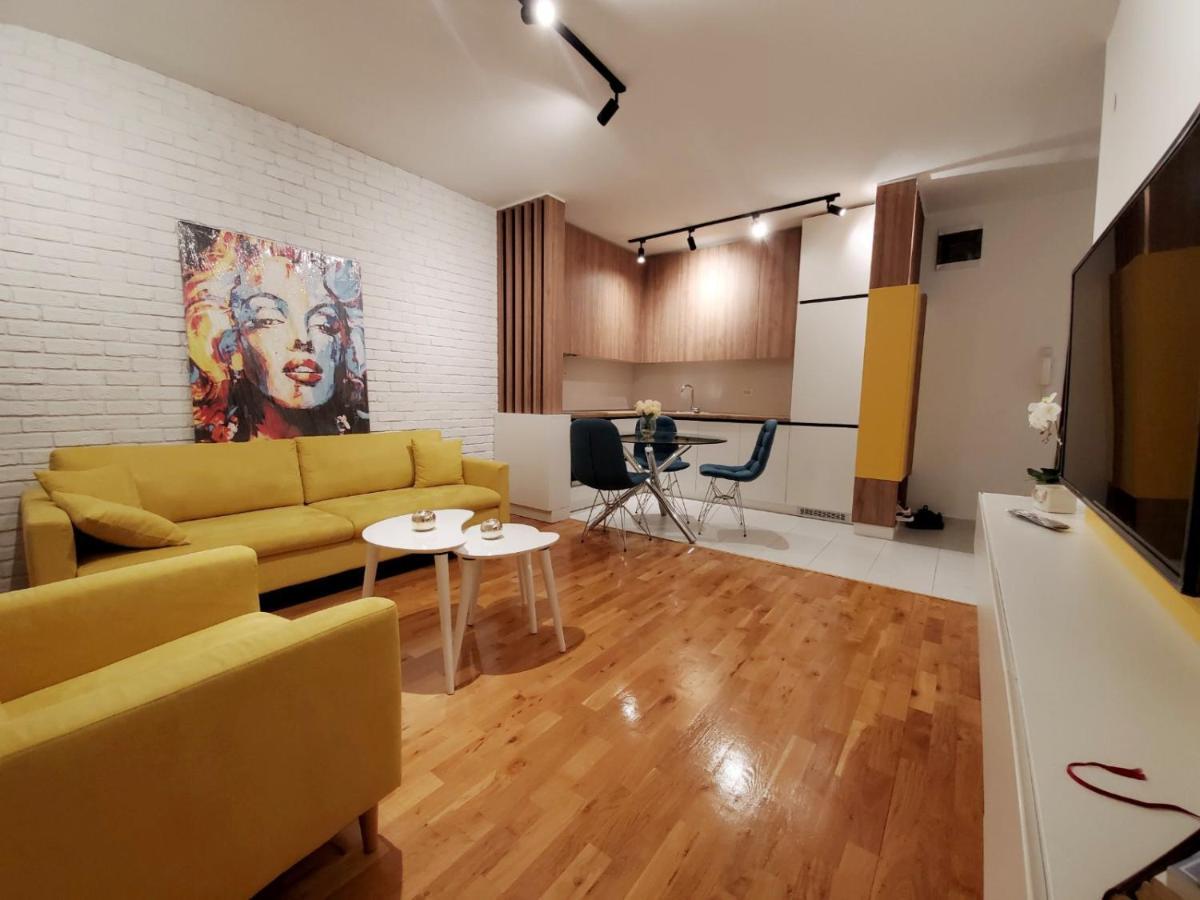 Central Apartment Скопие Екстериор снимка